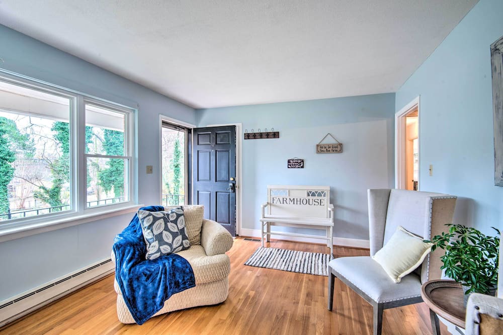 Photo of Bedroom in Mint Hill