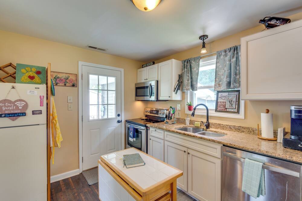 Photo of Kitchen in Belmont Historic District