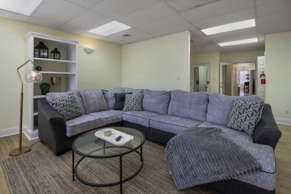 Photo of Livingroom in Parsons
