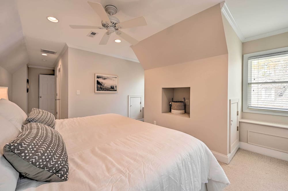 Photo of Bedroom in New London
