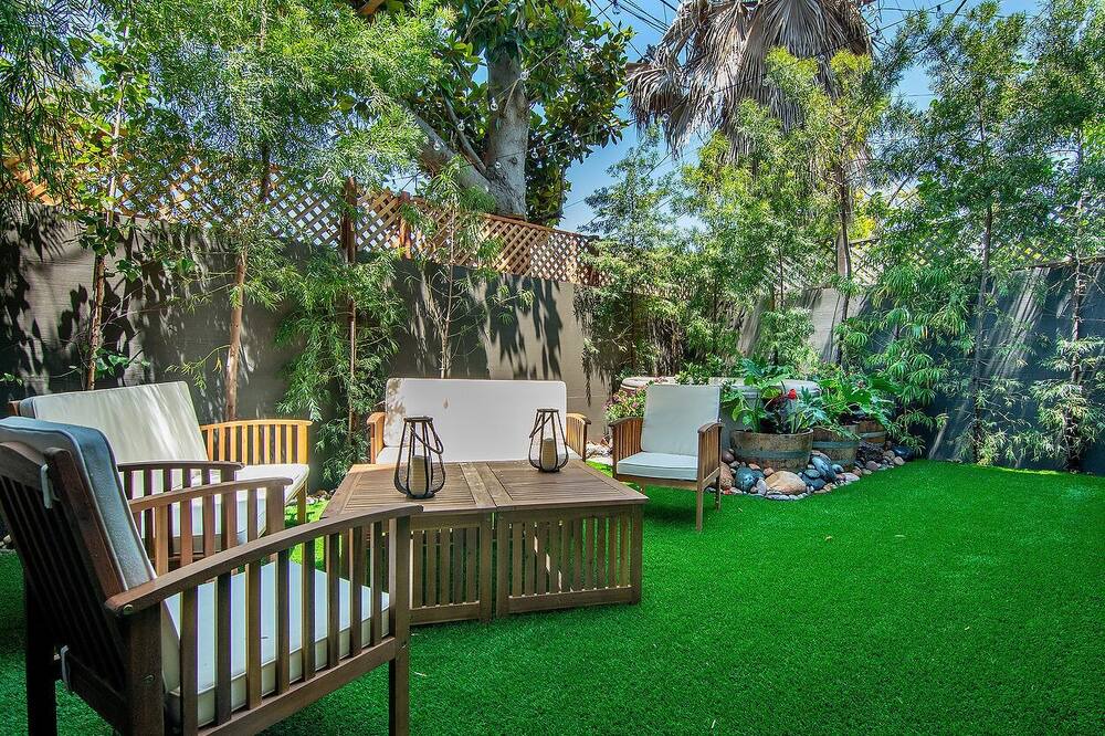 Photo of Patio Balcony in Pico - Robertson
