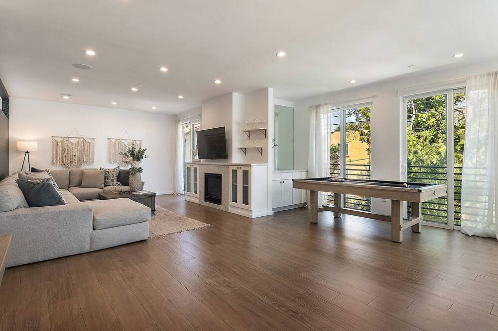 Photo of Livingroom in Pico - Robertson