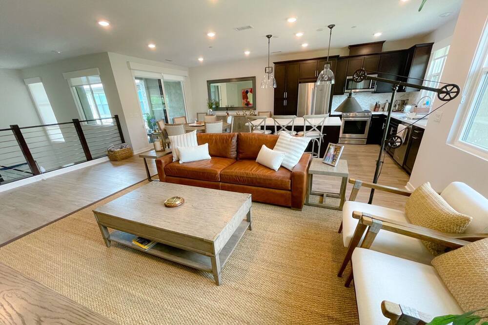Photo of Livingroom in Serra Mesa