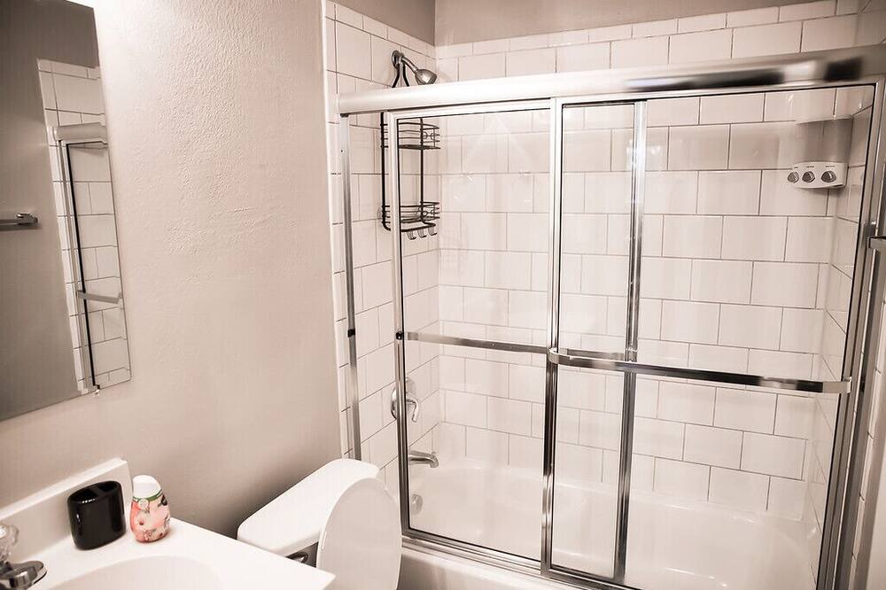 Photo of Bathroom in Enderly Park