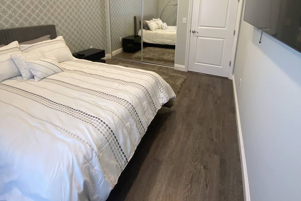 Photo of Bedroom in Lake Balboa