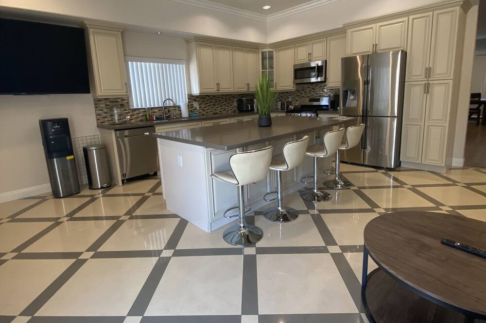 Photo of Kitchen in Lake Balboa