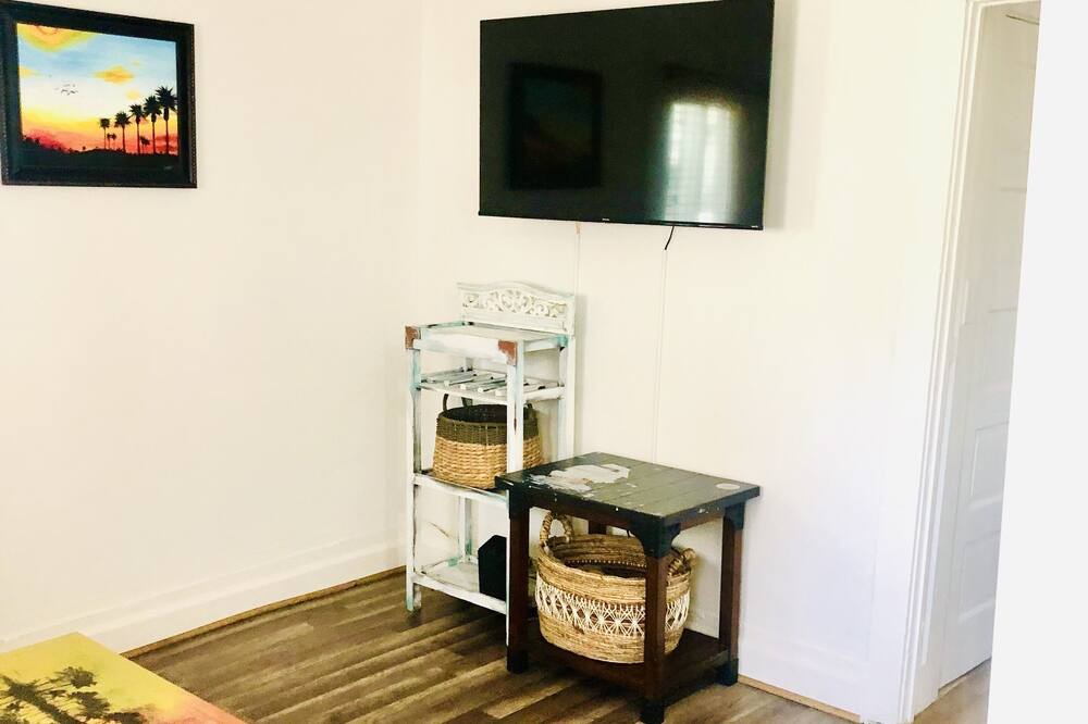 Photo of Livingroom in Golden Hill