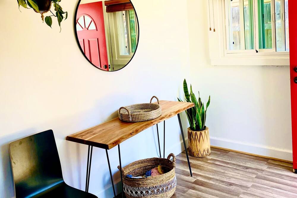 Photo of Livingroom in Golden Hill