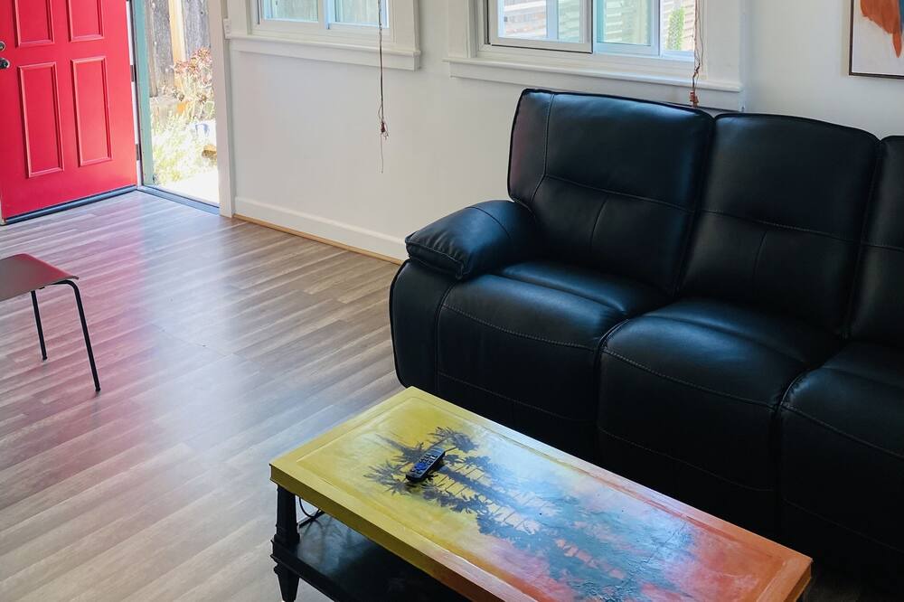 Photo of Livingroom in Golden Hill