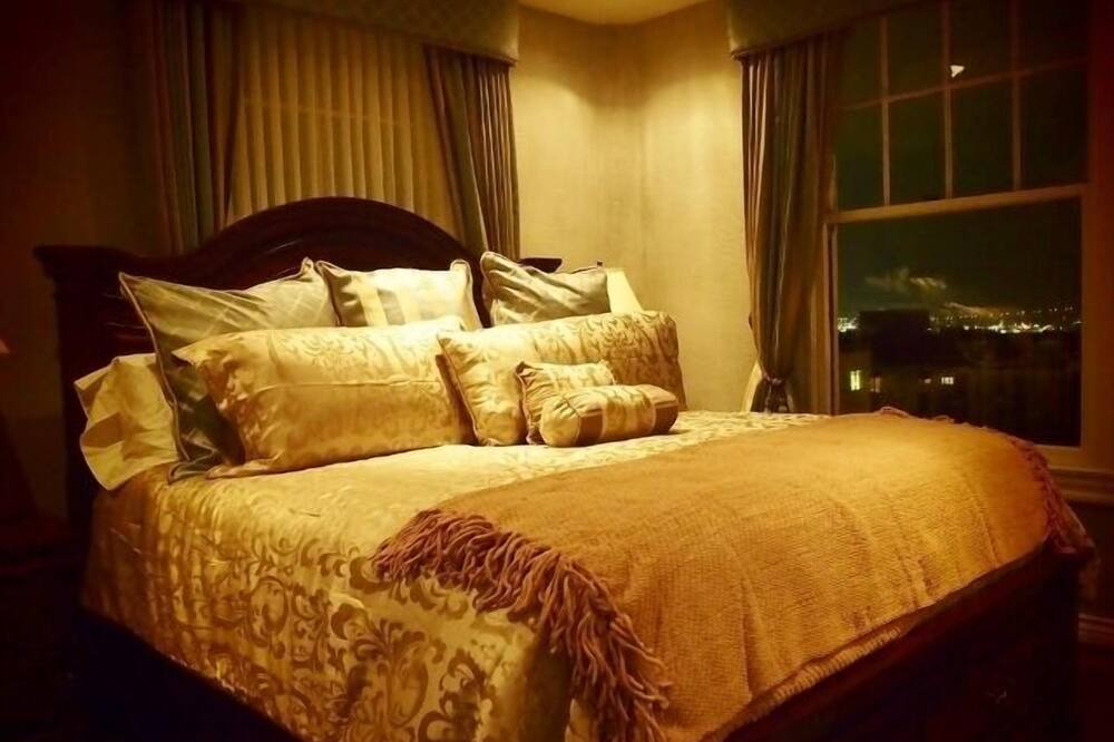Photo of Bedroom in Cortez Hill