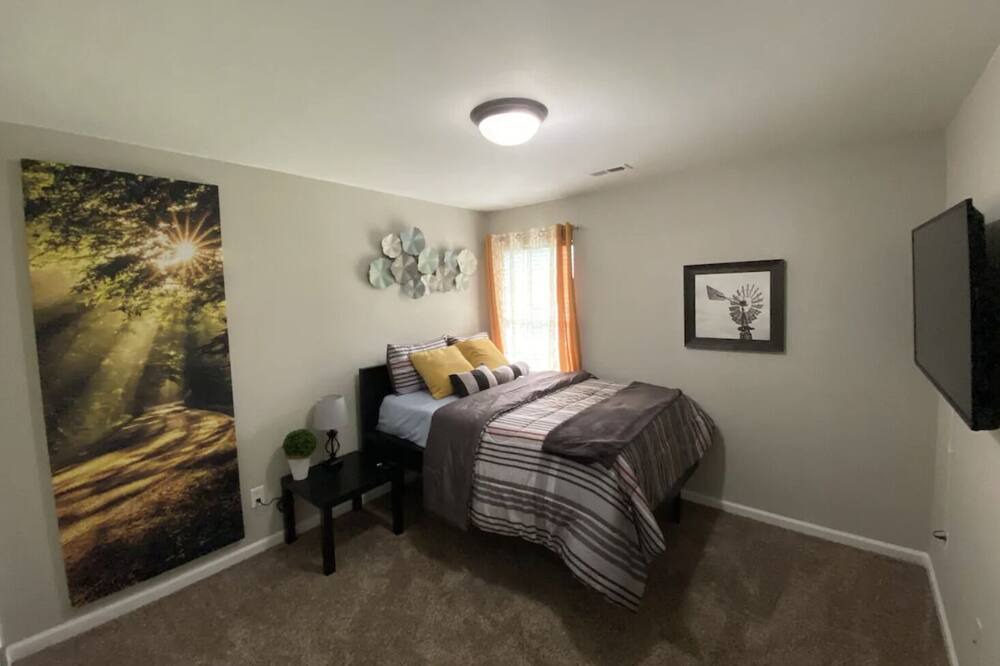 Photo of Bedroom in Sunset Road