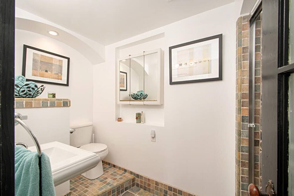 Photo of Bedroom in Middletown