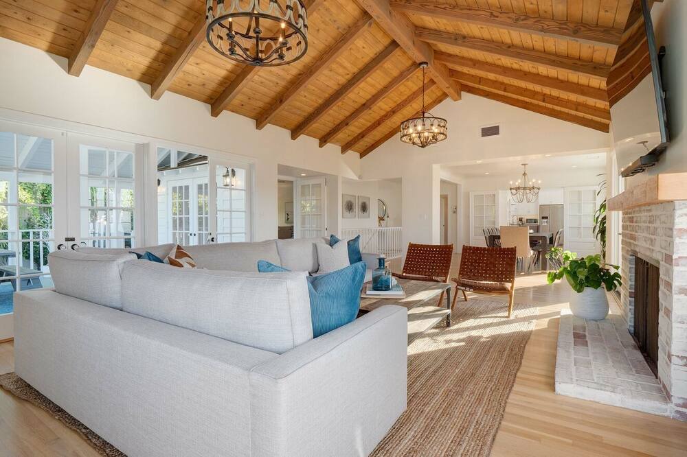 Photo of Livingroom in Country Club