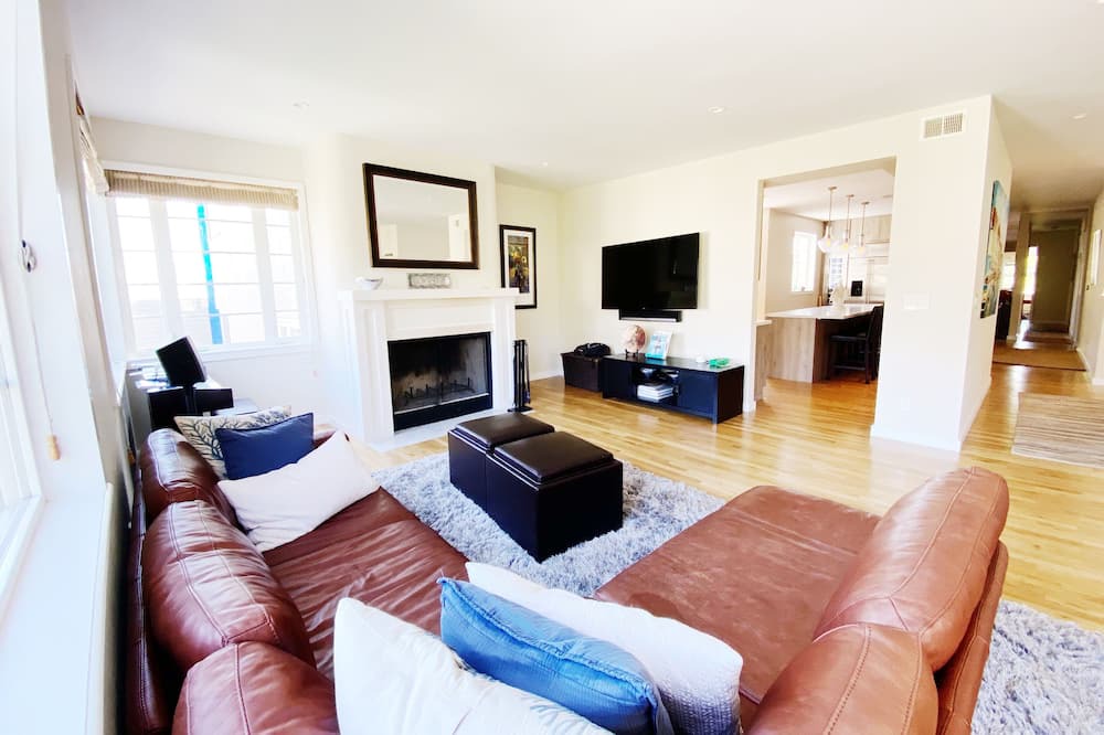 Photo of Bedroom in Pacific Heights