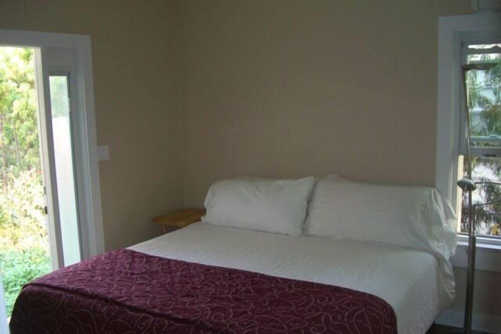 Photo of Bedroom in Los Feliz
