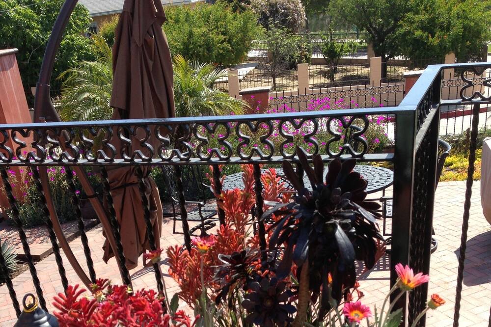 Photo of Patio Balcony in Los Feliz
