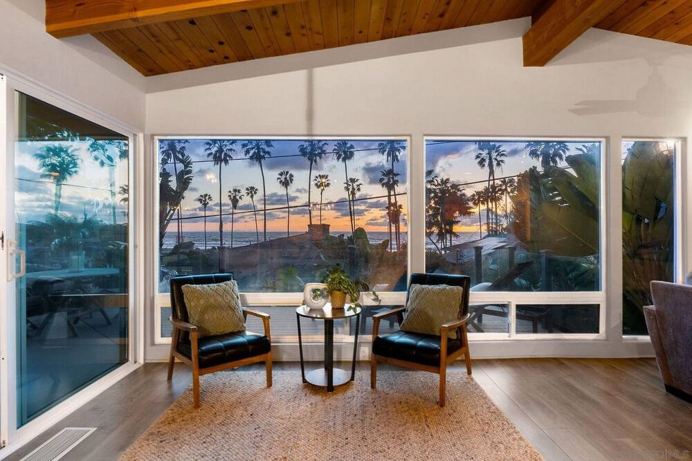 Photo of Bedroom in La Jolla Shores