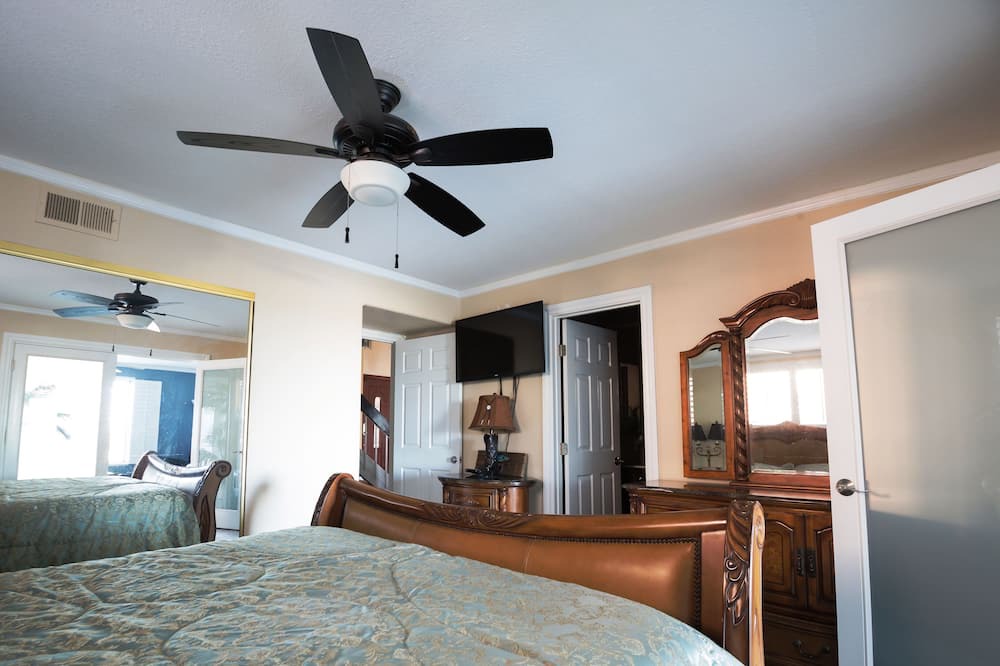 Photo of Bedroom in Allied Gardens