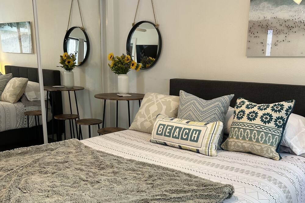 Photo of Bedroom in Malibu