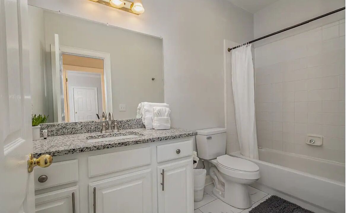 Photo of Bathroom in Barclay Downs