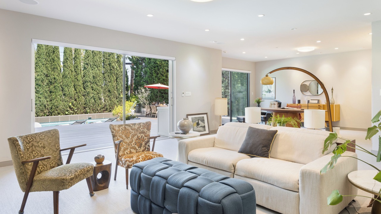 Photo of Livingroom in Pico - Robertson
