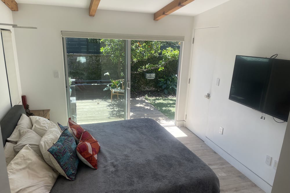 Photo of Bedroom in Mar Vista