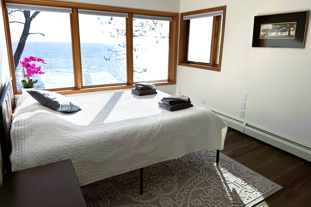 Photo of Bedroom in Two Harbors
