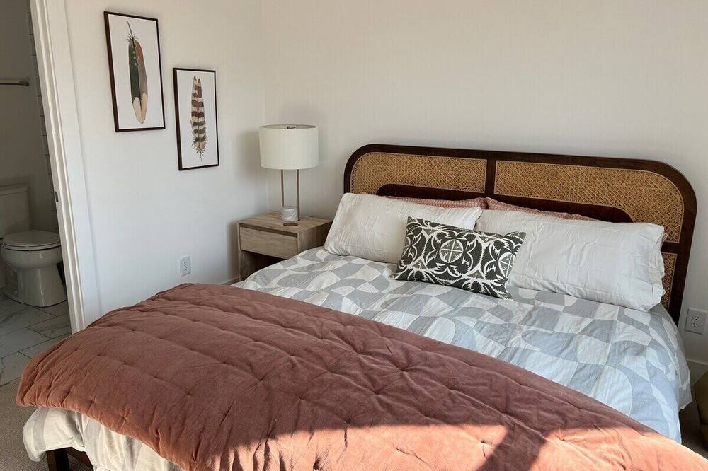 Photo of Bedroom in Biddleville