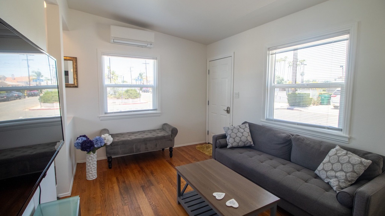 Photo of Livingroom in College East