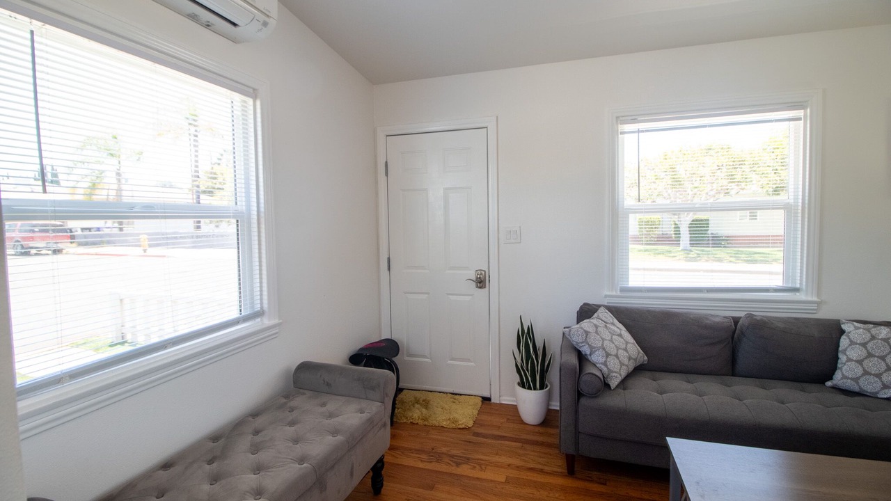 Photo of Livingroom in College East