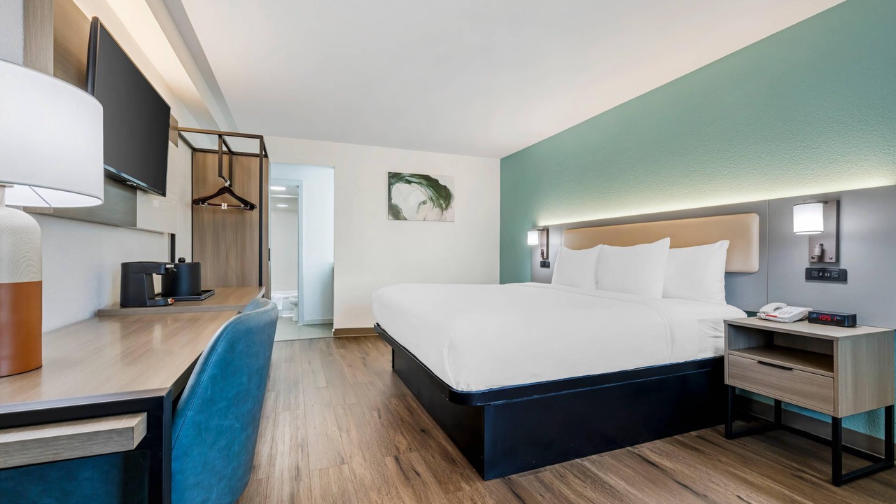 Photo of Bedroom in Midway District