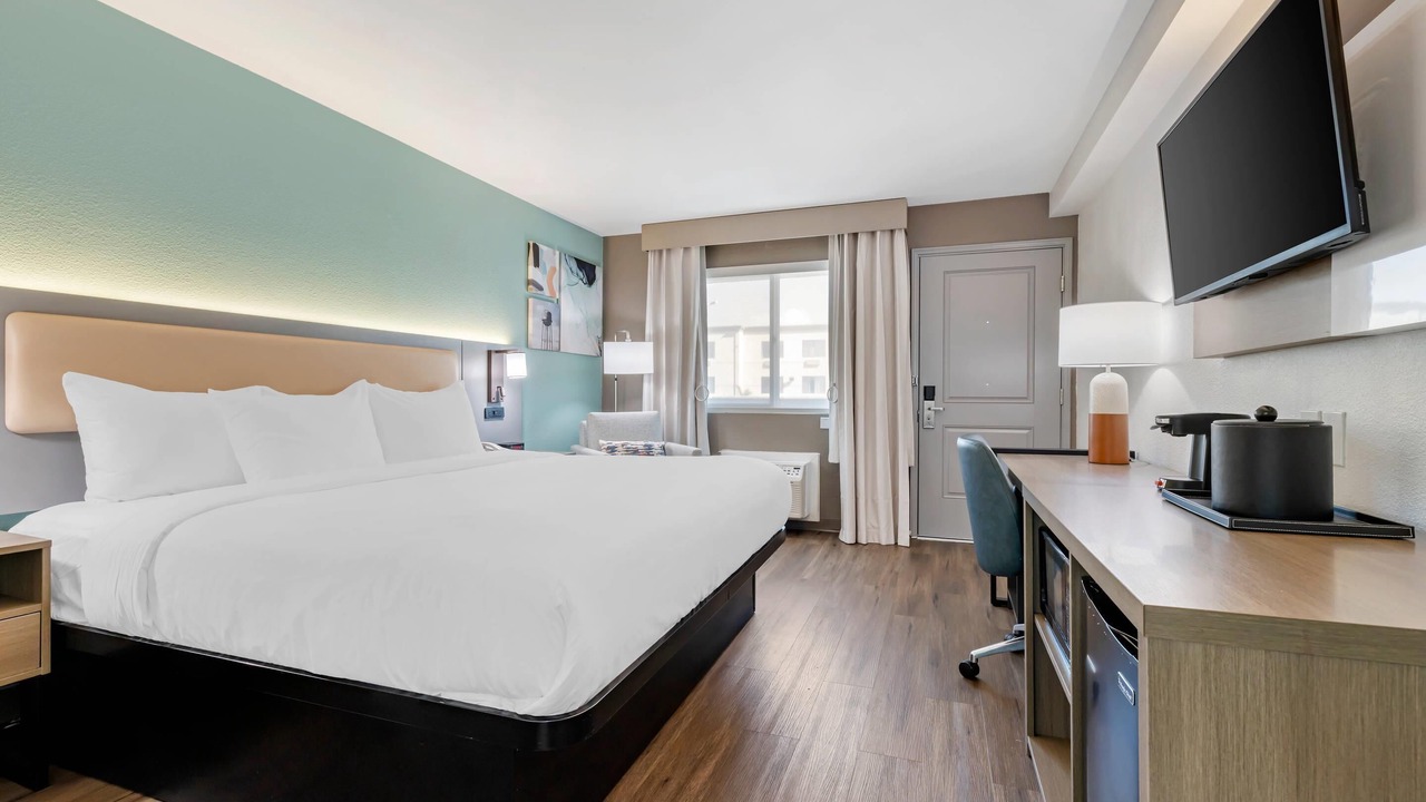 Photo of Bedroom in Midway District