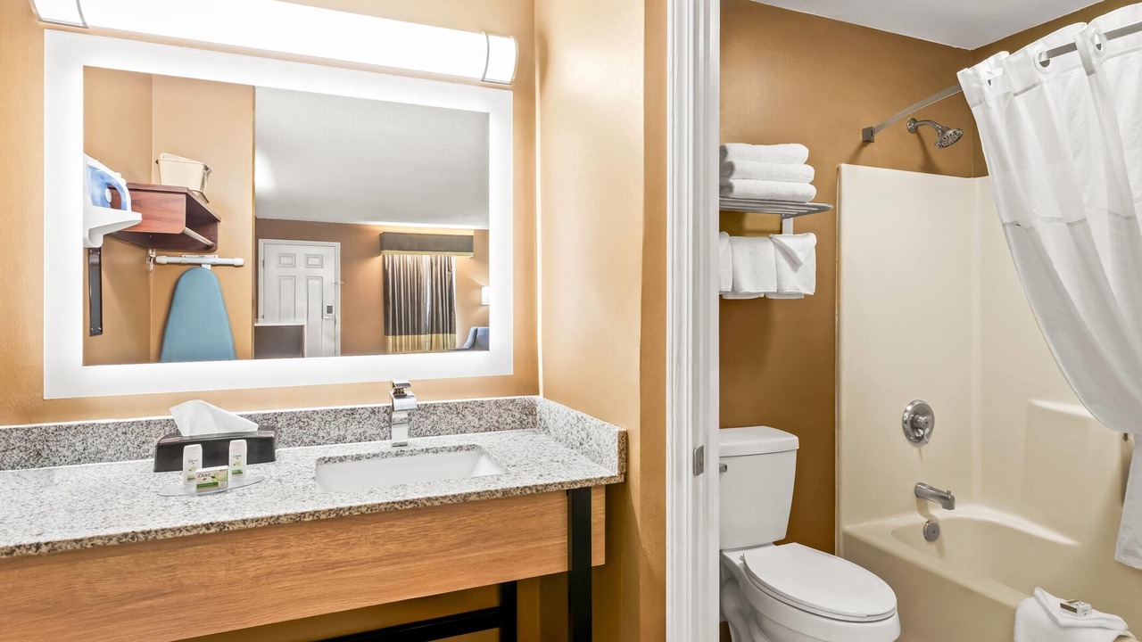 Photo of Bathroom in Forest City