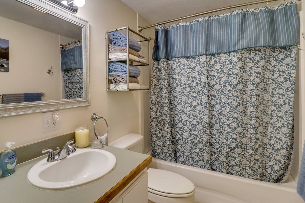 Photo of Bathroom in Spottswood