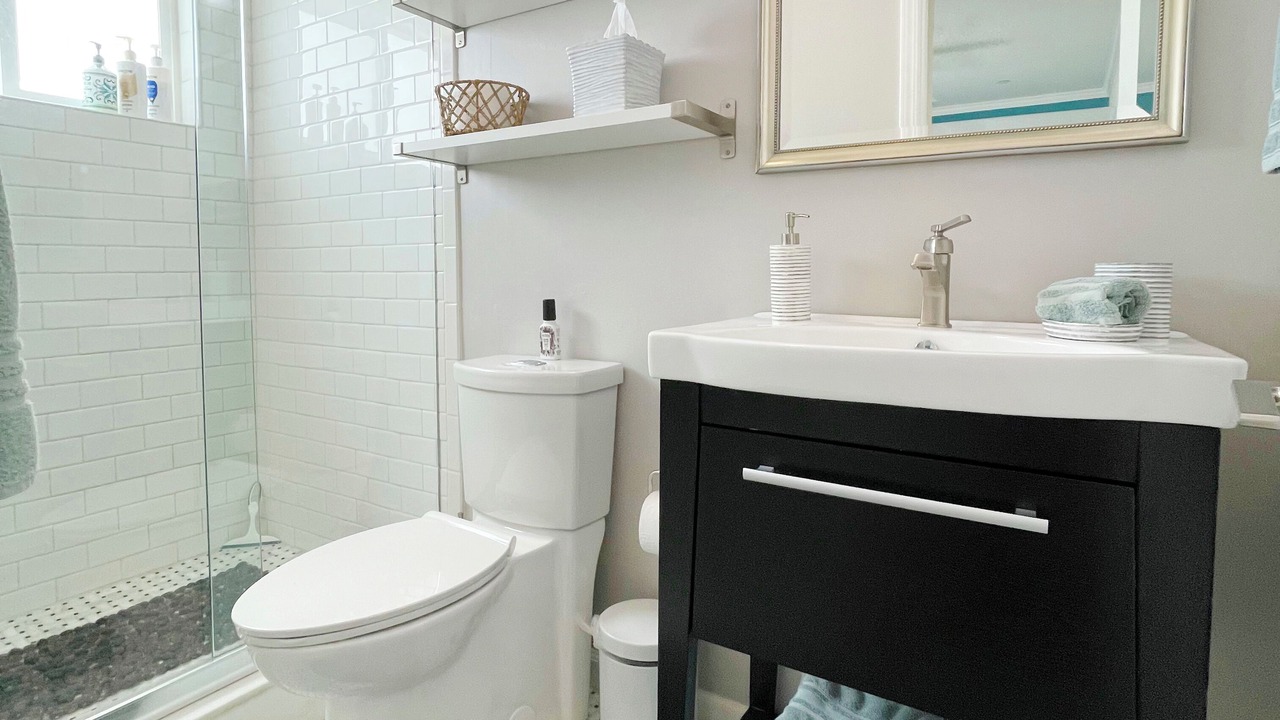 Photo of Bathroom in Woodland Hills