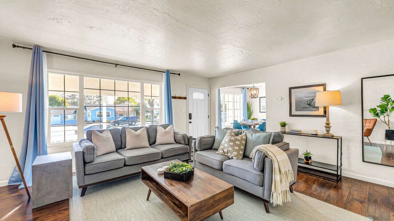 Photo of Livingroom in Del Rey Oaks