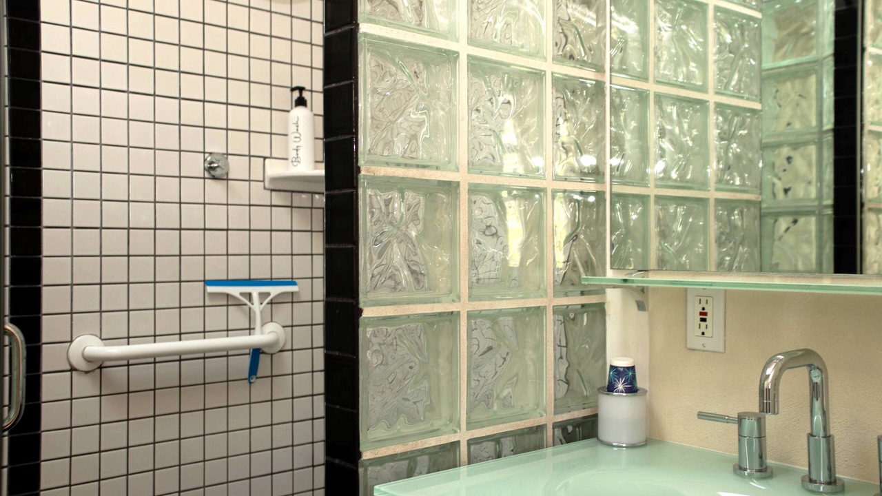 Photo of Bathroom in Hillcrest