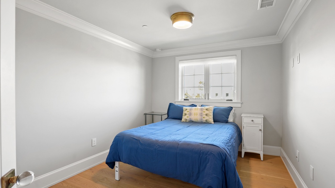Photo of Bedroom in Village of La Jolla