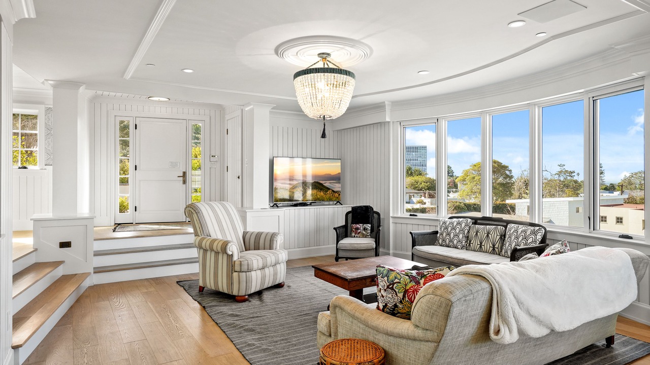 Photo of Livingroom in Village of La Jolla