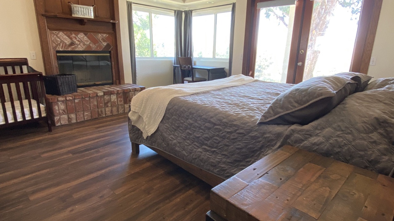 Photo of Bedroom in Leona Valley