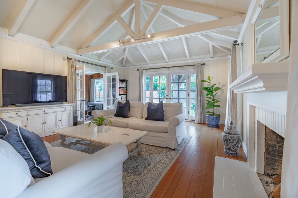Photo of Livingroom in La Jolla Shores