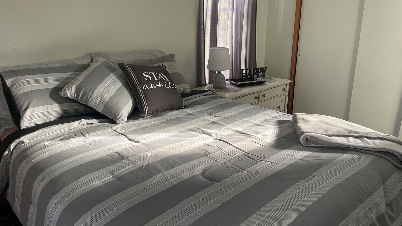 Photo of Bedroom in Boonville