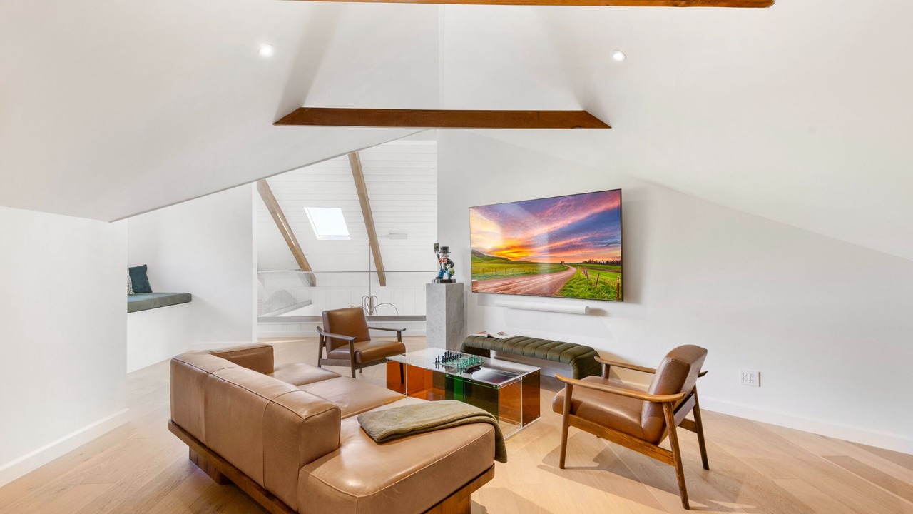 Photo of Livingroom in Beverly Hills
