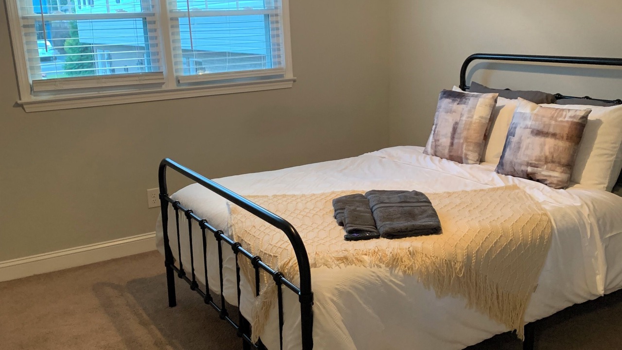 Photo of Bedroom in Villa Heights
