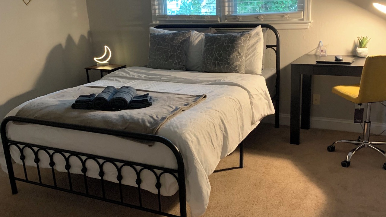 Photo of Bedroom in Villa Heights