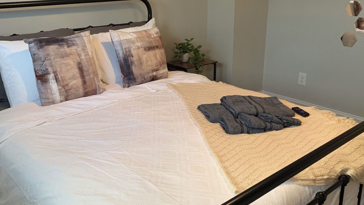 Photo of Bedroom in Villa Heights