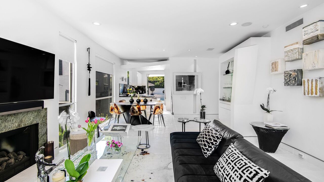 Photo of Livingroom in Tri-West