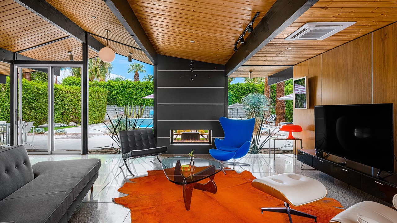 Photo of Livingroom in Tahquitz River Estates
