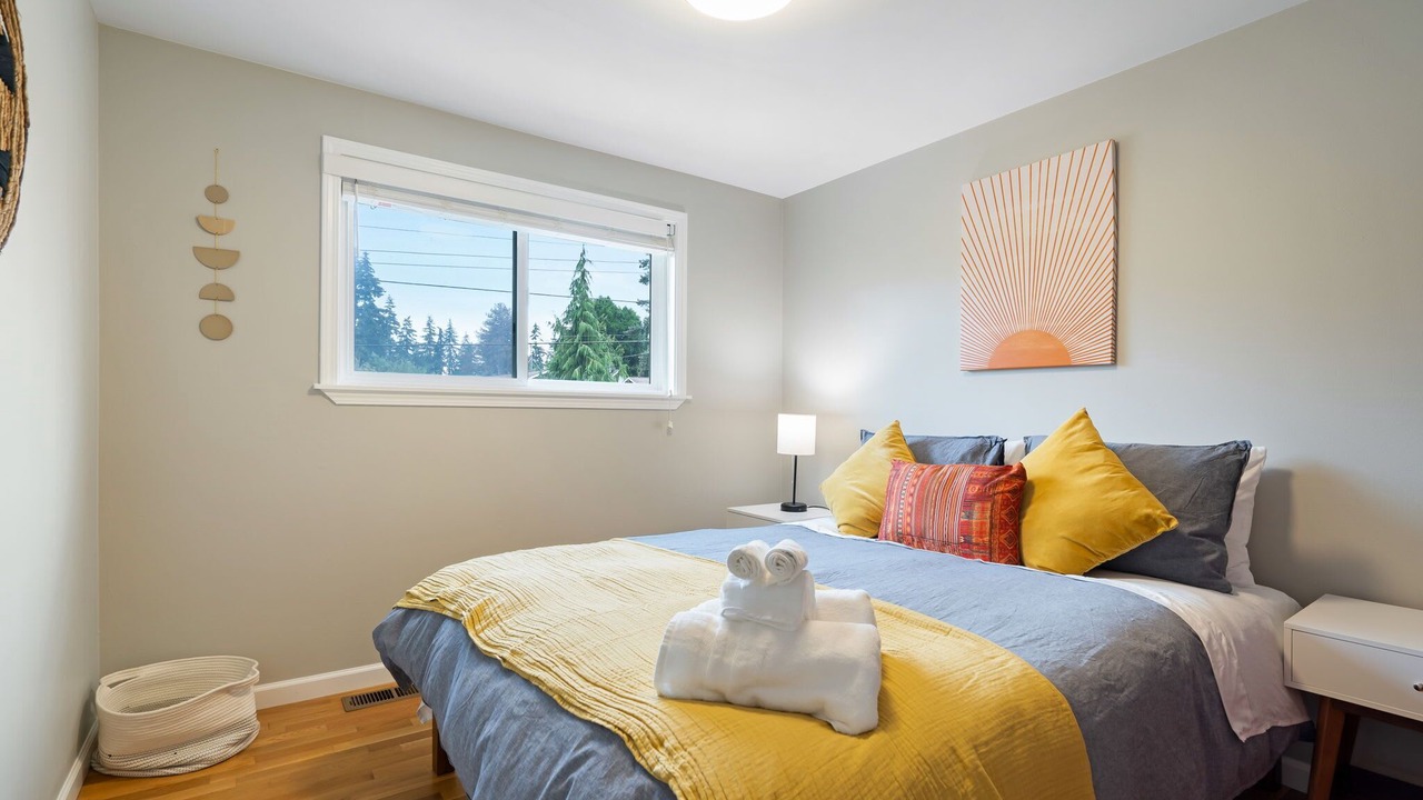 Photo of Bedroom in Shoreline