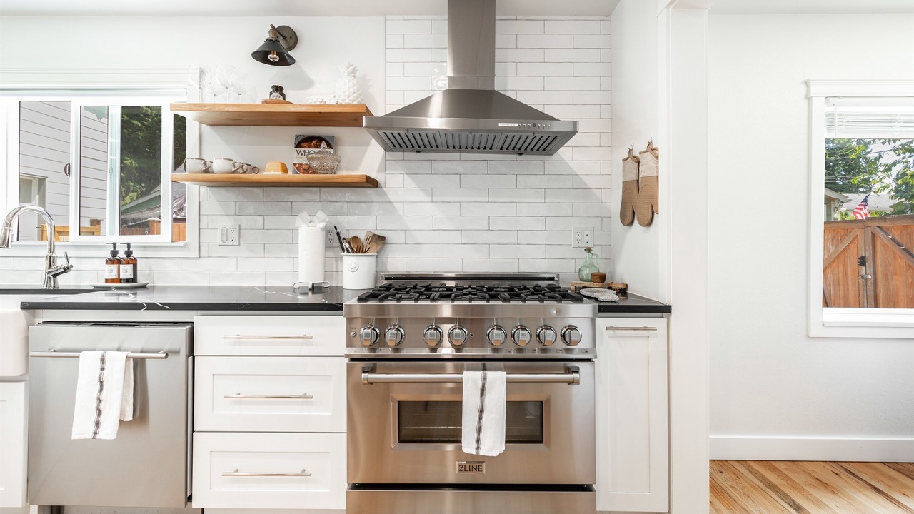 Photo of Kitchen in Shoreline